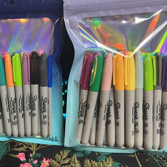 Sharpie Fine Point Markers (16) - 11 pouches available - Picture 3 of 6